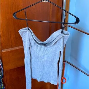 long sleeve, off the shoulder, ribbed grey shirt